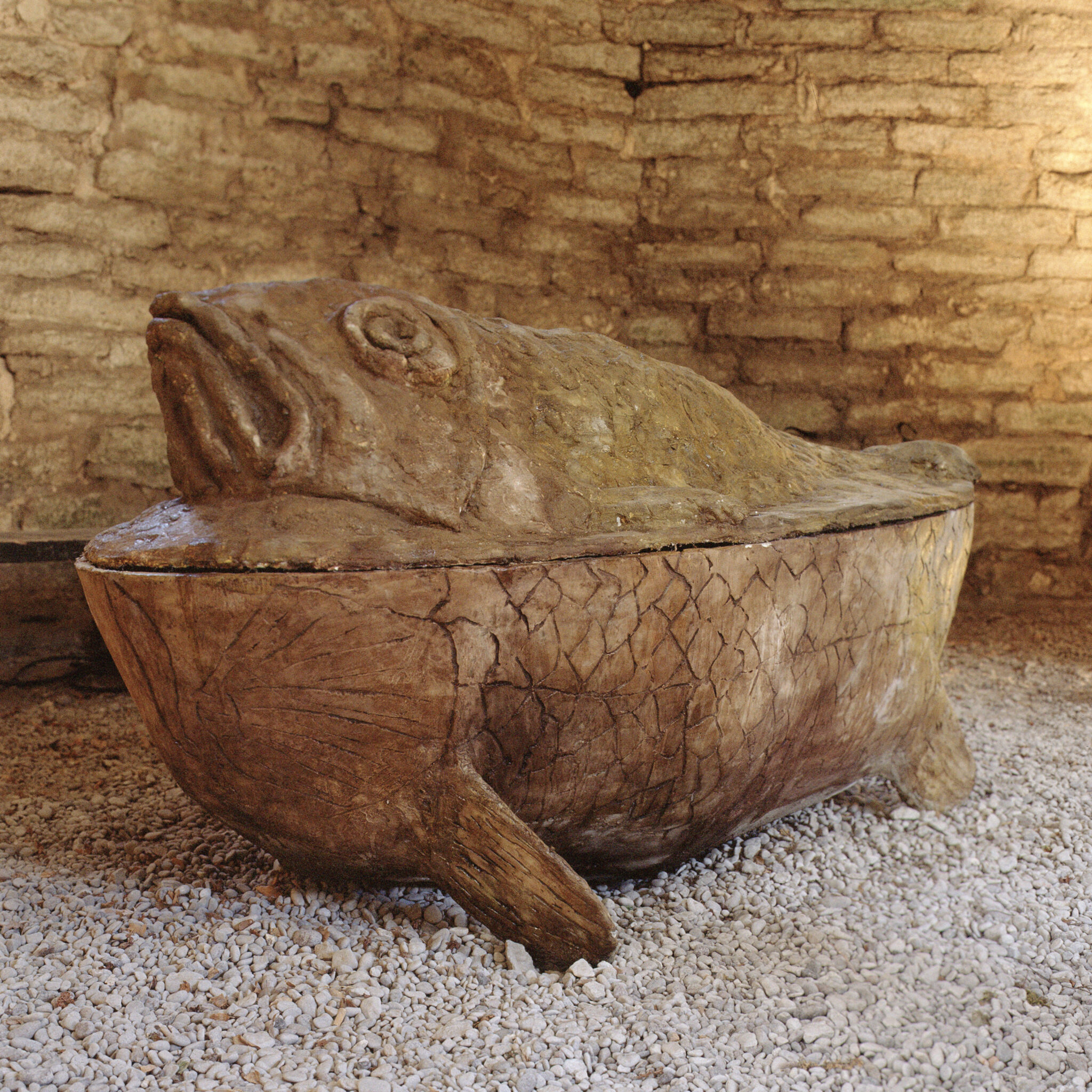 Irina Nakhova, Discovery, sarcophagus, concrete, 1993